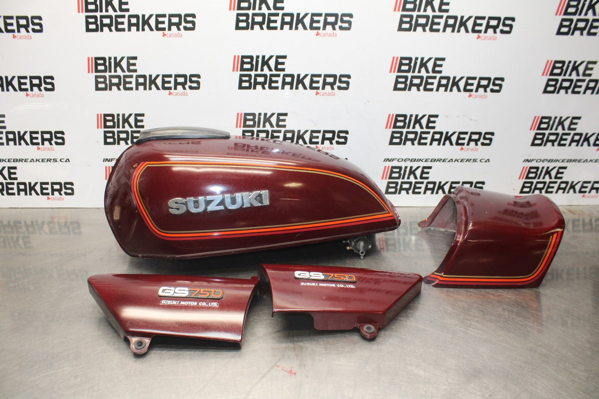 77 SUZUKI GS750 GAS TANK SIDE TAIL COWL COVER 44110-45000-13L BB779