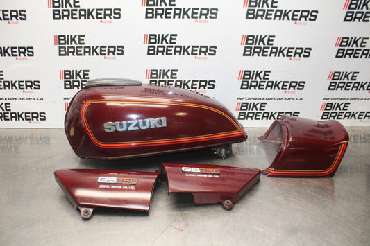 77 SUZUKI GS750 GAS TANK SIDE TAIL COWL COVER 44110-45000-13L BB779