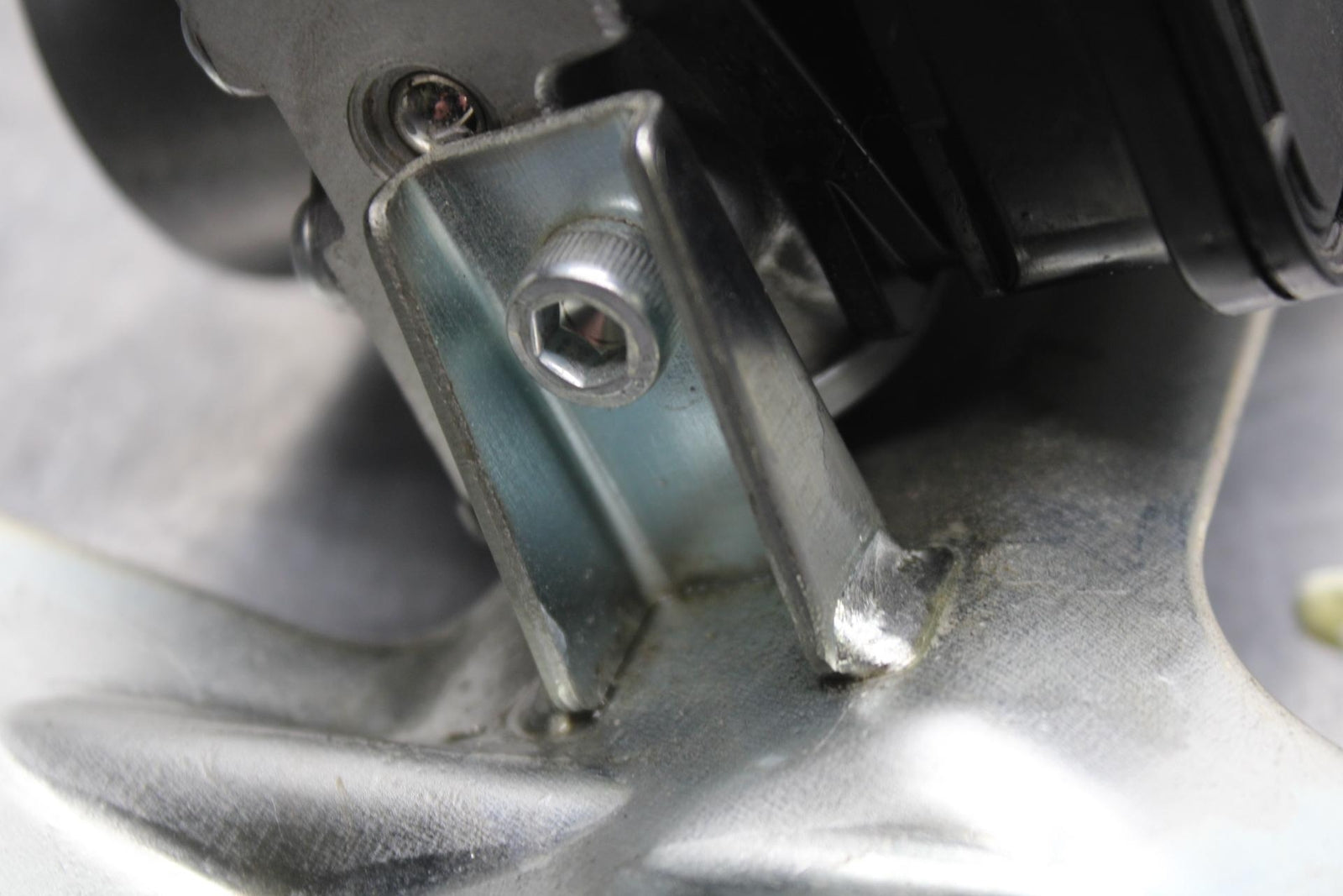 20 SUZUKI GSXR 1000 ABS PUMP UNIT MODULE BB597