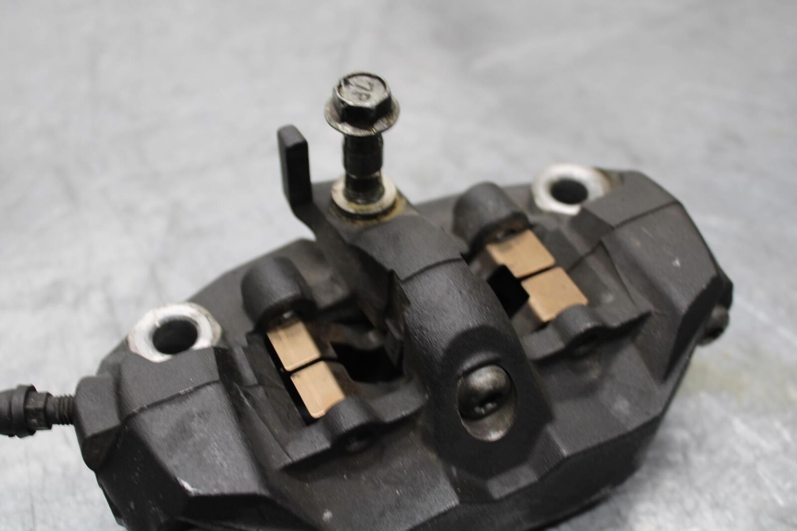 2006 Suzuki GSXR600 RIGHT LEFT FRONT BRAKE CALIPER SET PAIR CALIPERS  BB447