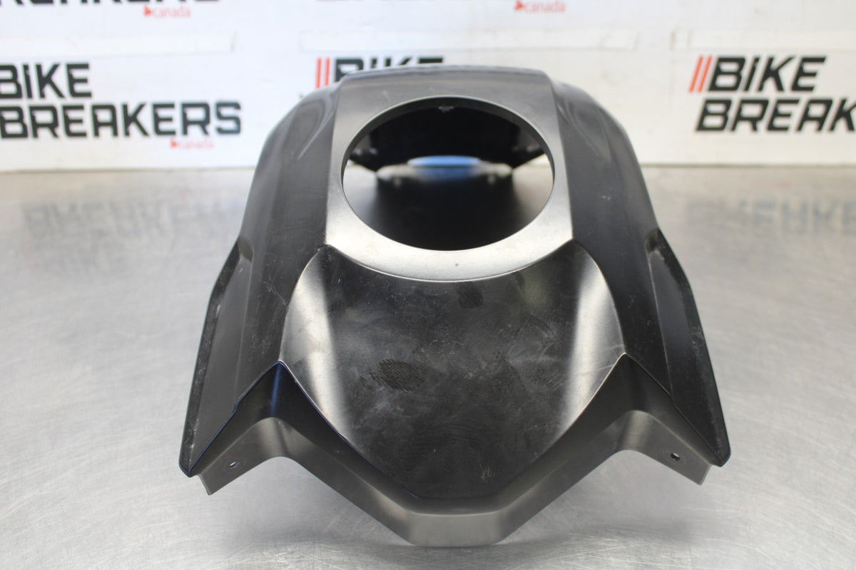 19 BMW F750GS CENTER GAS TANK FUEL CELL COVER FAIRING COWL BB938