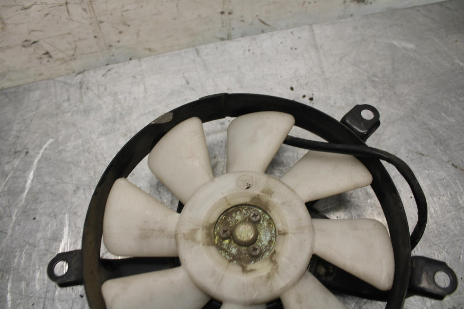 00-01 KAWASAKI ZZR600 ENGINE RADIATOR COOLING FAN BB31