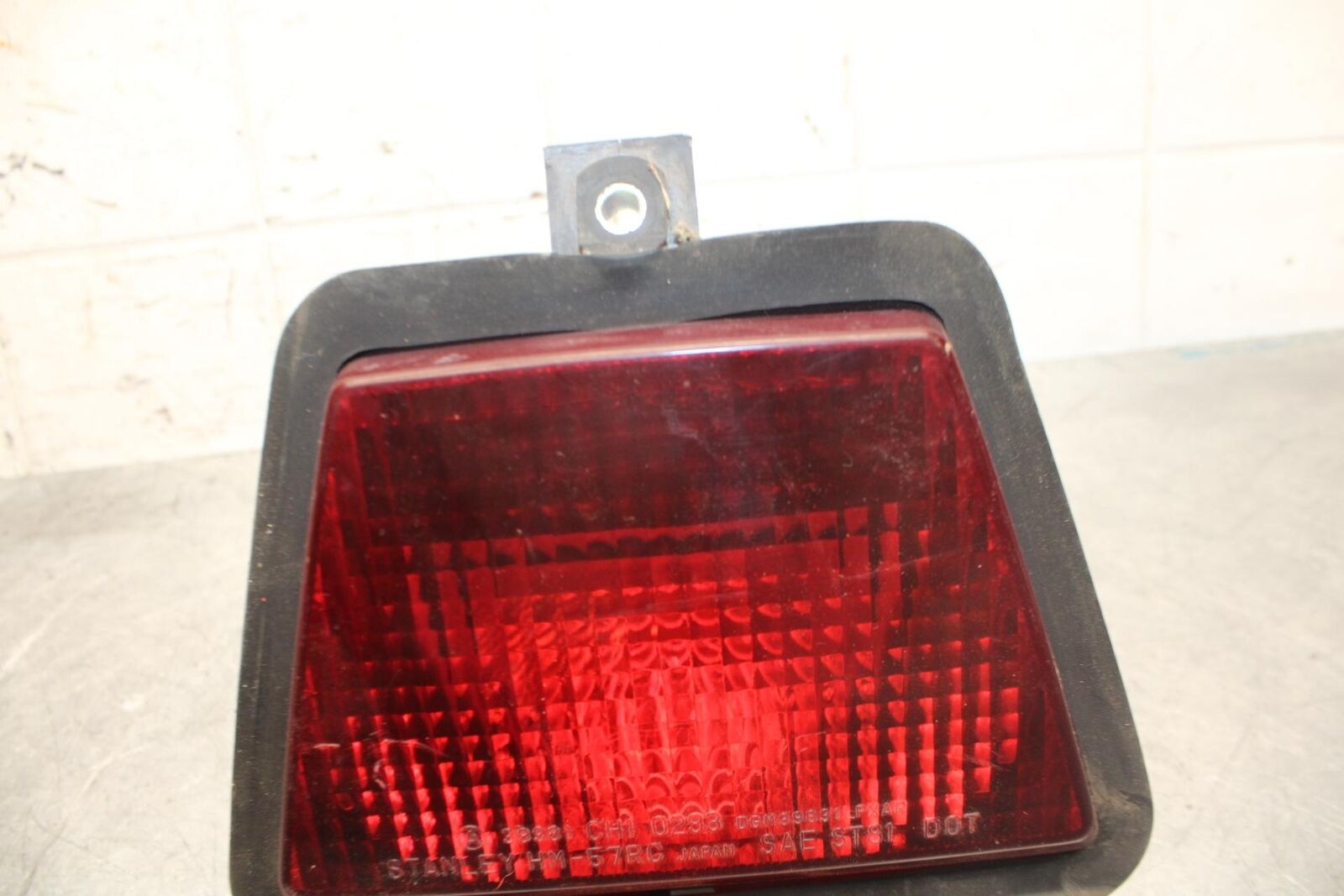 1984 Honda Interceptor 750 VF750F REAR TAIL TAILLIGHT BACK BRAKE LIGHT BB38