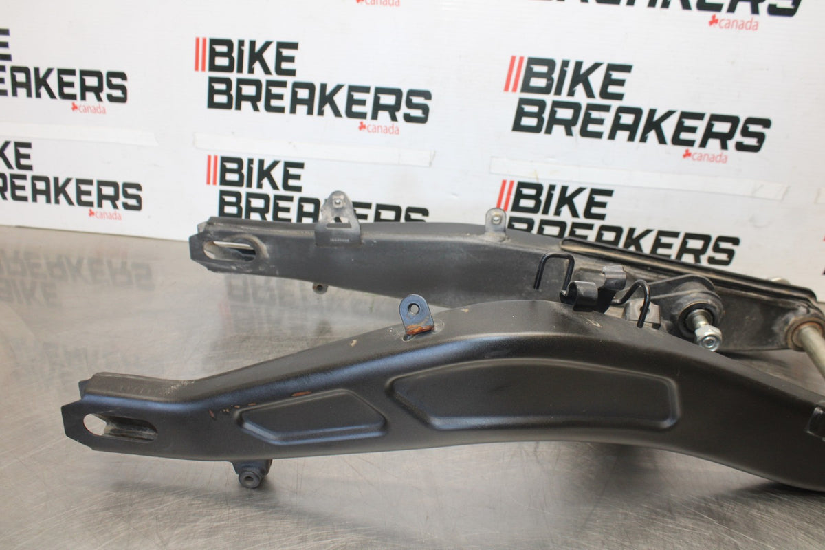 23 KAWASAKI NINJA 650 EX650 REAR SWINGARM BACK SUSPENSION SWING ARM BB920