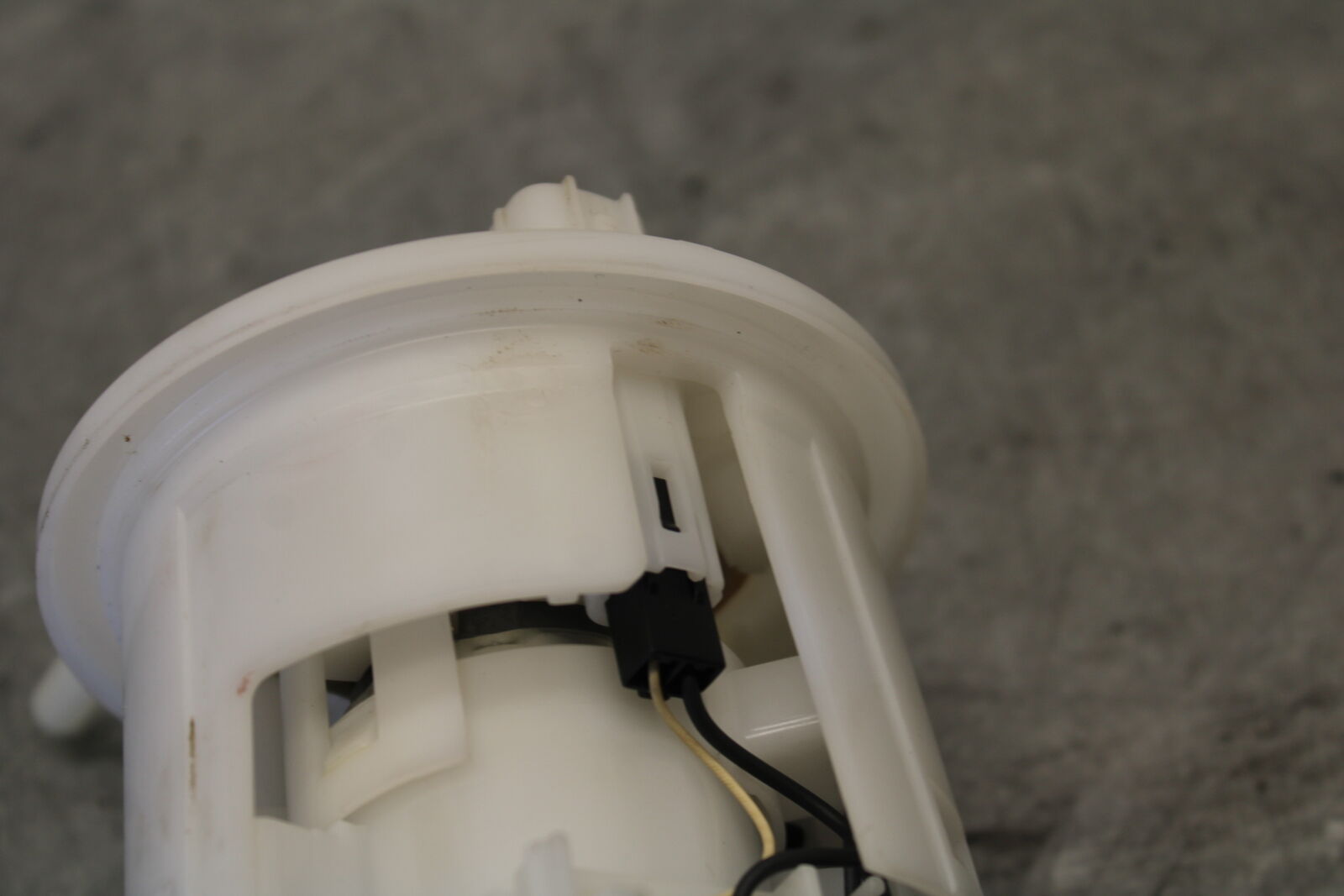 09-14 YAMAHA YZF R1 FUEL PUMP GAS PETROL SENDER UNIT 14B-13907-20-00  BB676