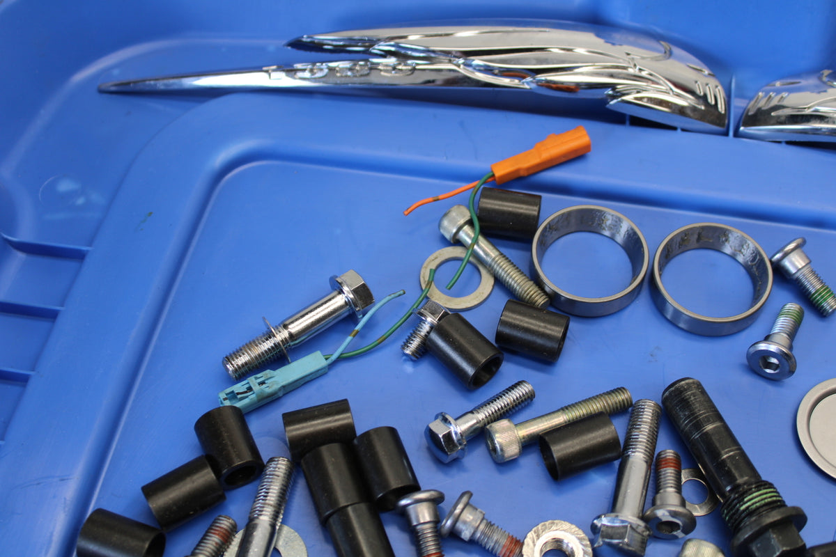 2008 Honda VTX1300C MOUNTING BOLTS HARDWARE MOTOR SCREWS  bb673