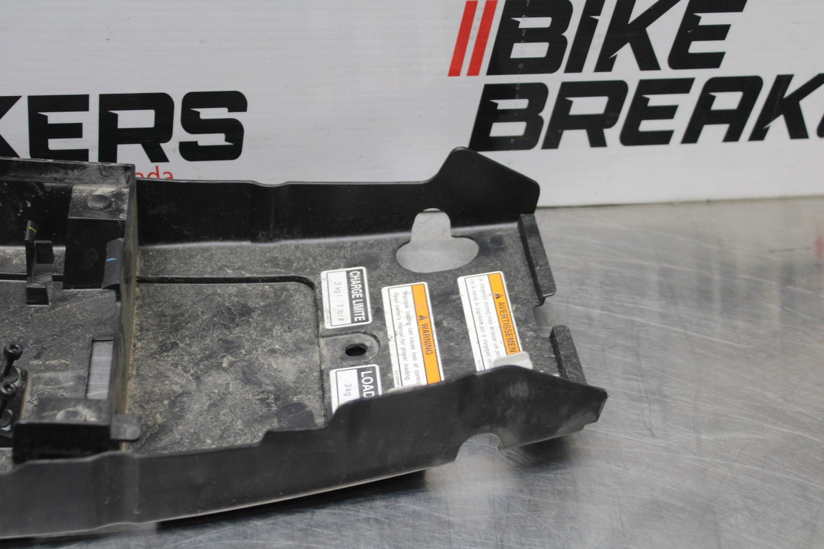 08-16 YAMAHA YZF R6 REAR BACK TAIL UNDERTAIL BATTERY TRAY PLASTIC BB856