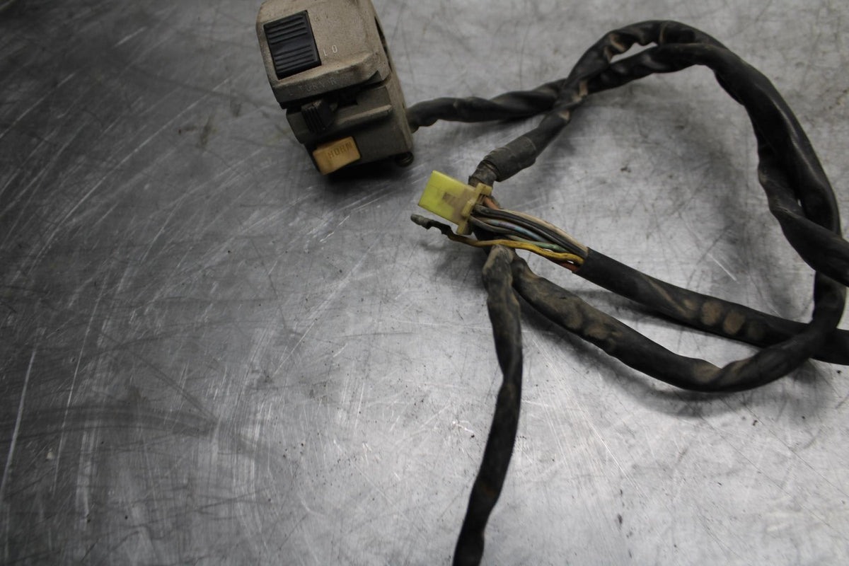 91-92 SUZUKI GSXR750 M  LEFT CLIP ON HANDLE HORN SIGNALS SWITCH SWITCHES BB493