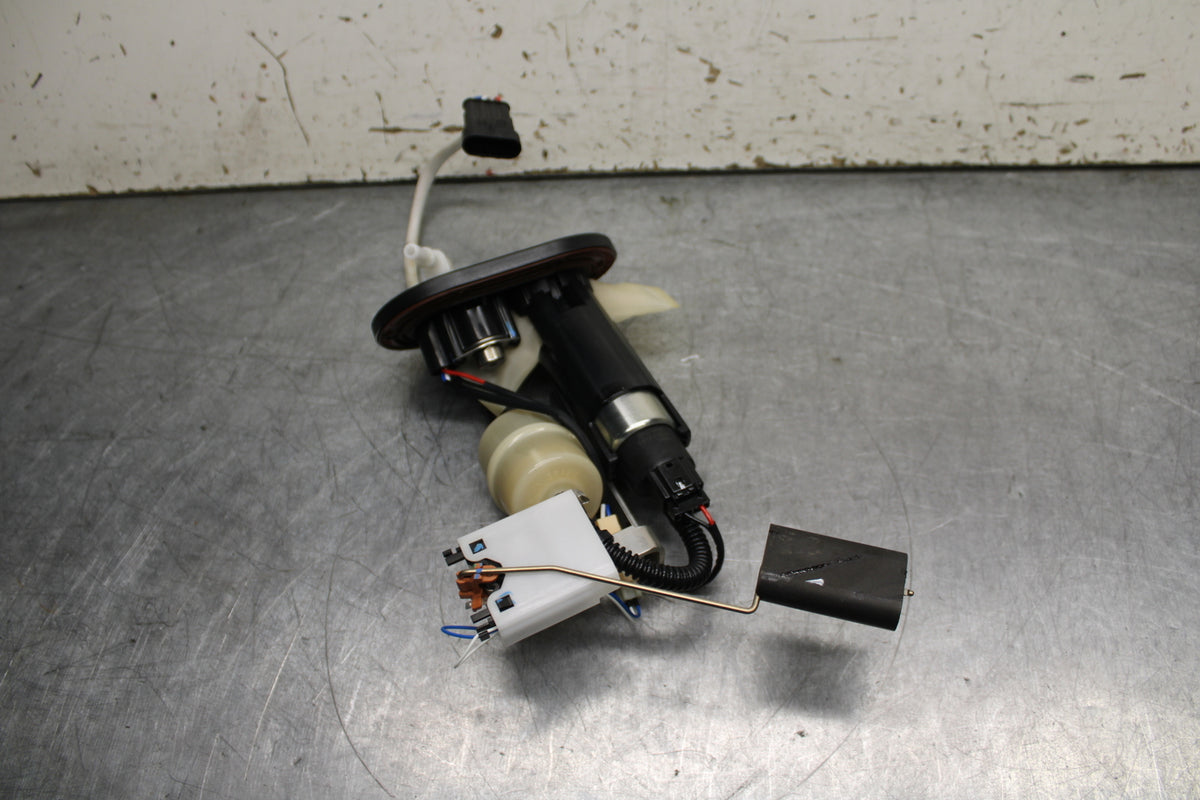 21-24 APRILIA TUONO 660 FACTORY FUEL PUMP GAS PETROL SENDER UNIT BB733