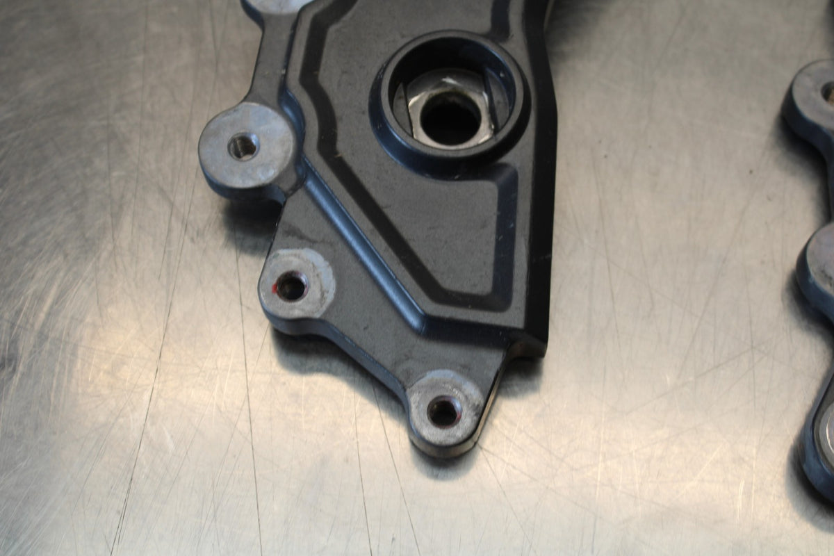 22-25 YAMAHA YZF R7 LEFT RIGHT REARSET REAR SET BRACKETS MOUNTS BB176