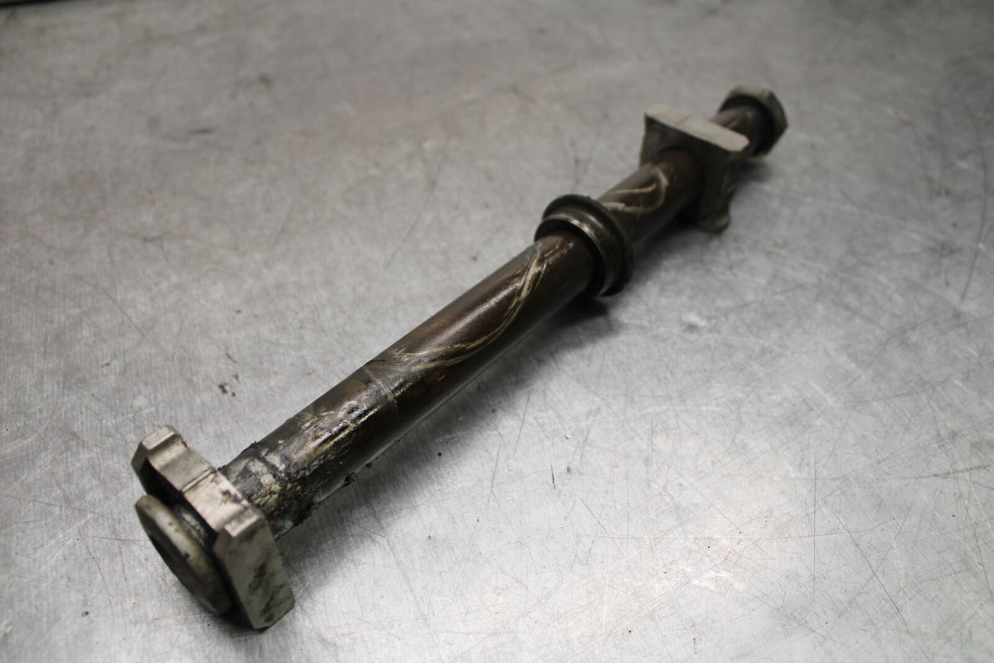 05-06 HONDA CBR600RR REAR AXLE BACK WHEEL RIM PIVOT BOLT AXEL BB727