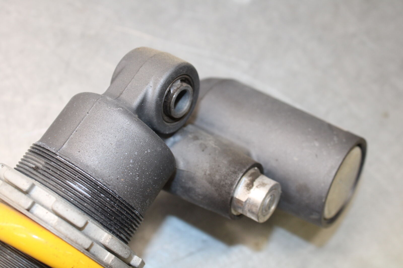 05-06 SUZUKI GSXR1000 REAR BACK SHOCK ABSORBER SUSPENSION 62100-41G00-163 BB663