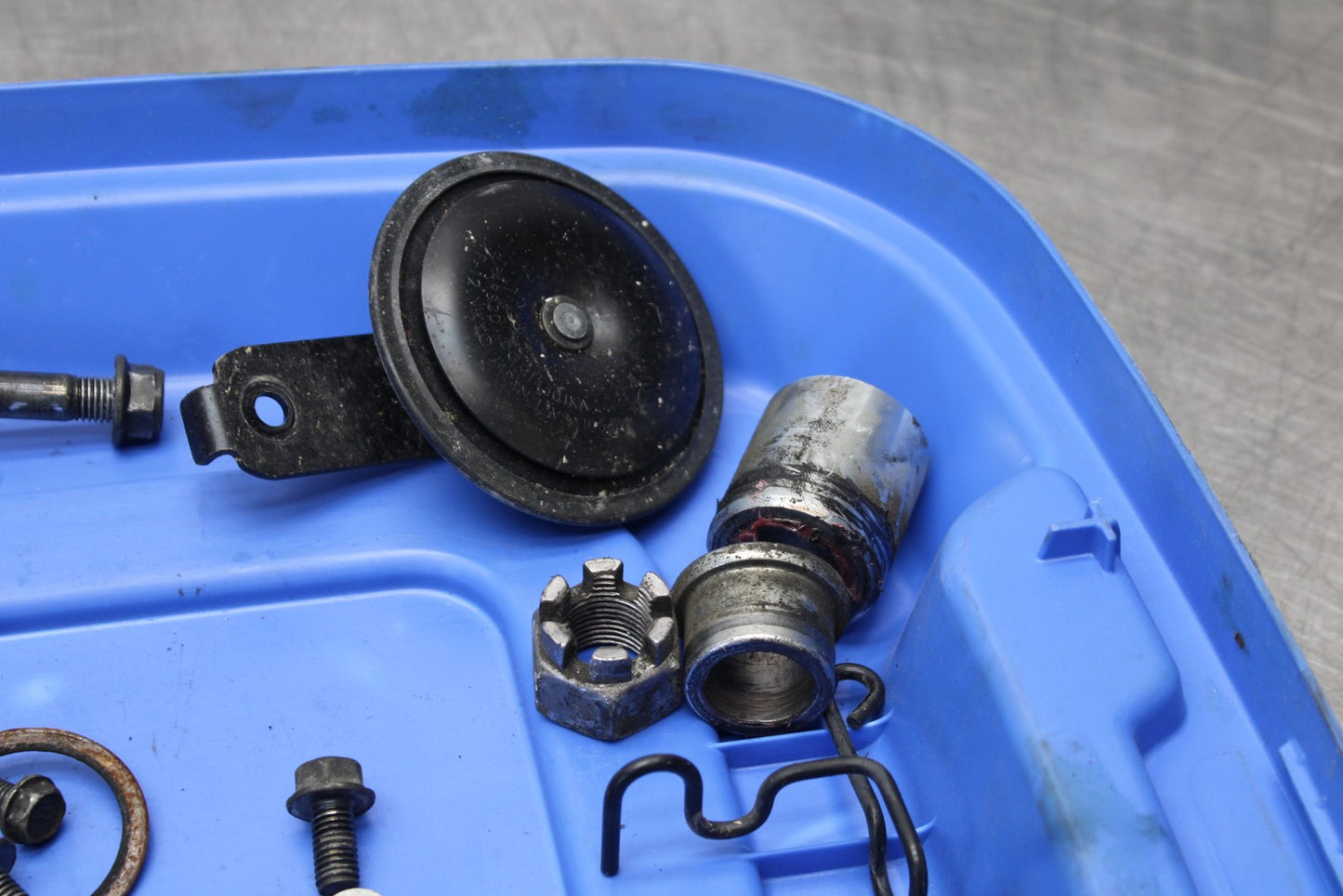 08 KAWASAKI VULCAN 900 MOUNTING BOLTS HARDWARE MOTOR SCREWS BB184