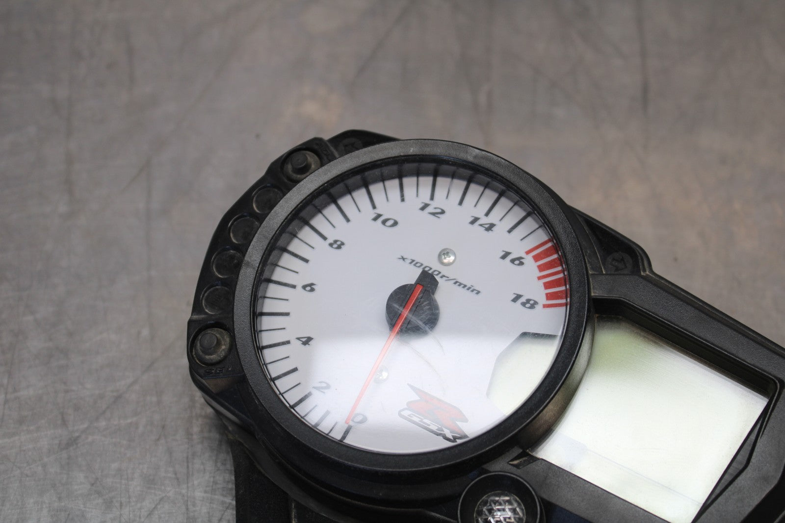 06-07 SUZUKI GSXR 600 SPEEDO TACH GAUGES CLUSTER SPEEDOMETER TACHOMETER BB170