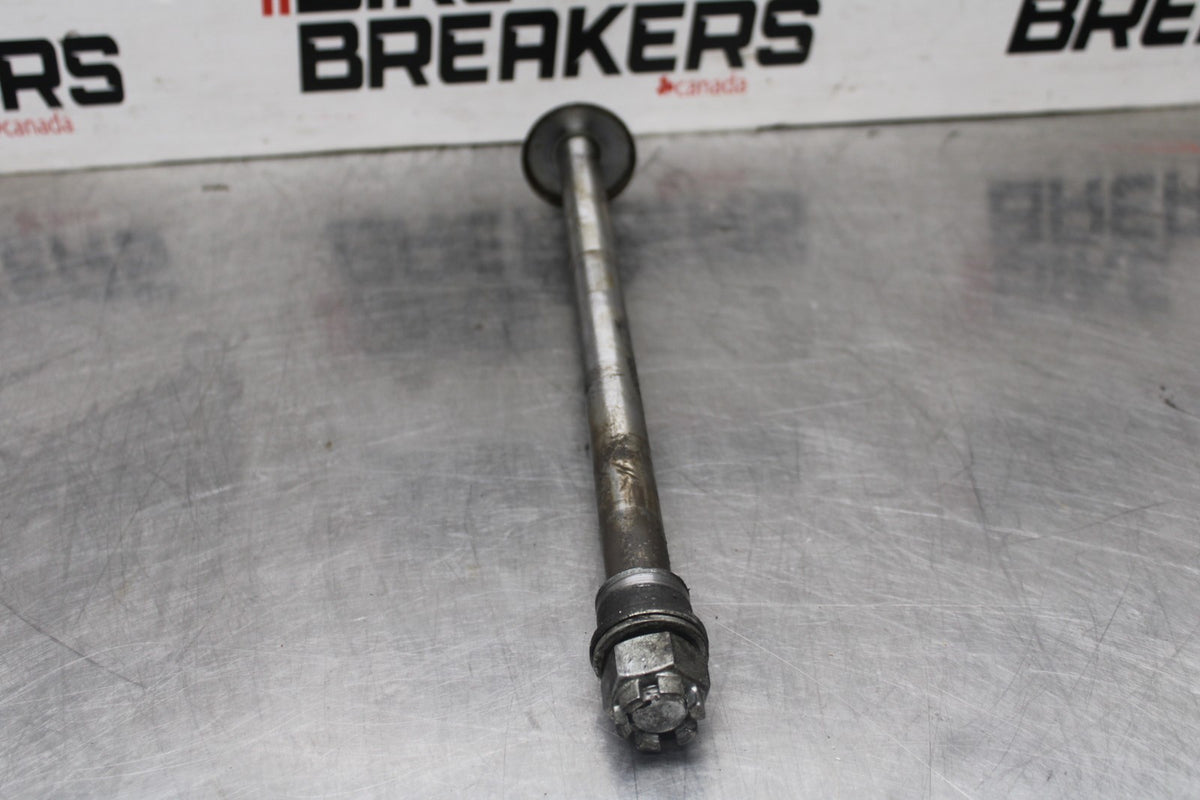 97 KAWASAKI VULCAN 1500 VN1500D CLASSIC REAR AXLE WHEEL RIM PIVOT AXEL BB936