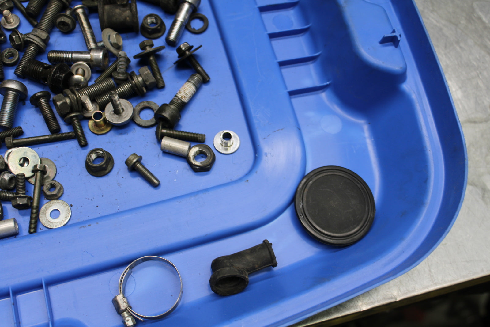 00 SUZUKI INTRUDER 1500 VL1500 MOUNTING BOLTS HARDWARE MOTOR SCREWS BB761