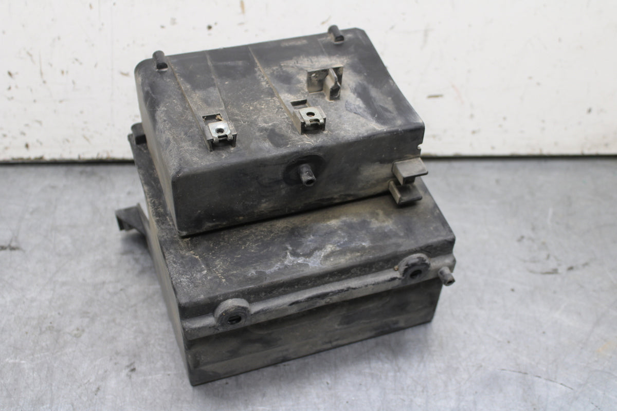 02-04 HONDA VTX1800S BATTERY TRAY BOX HOLDER BB712