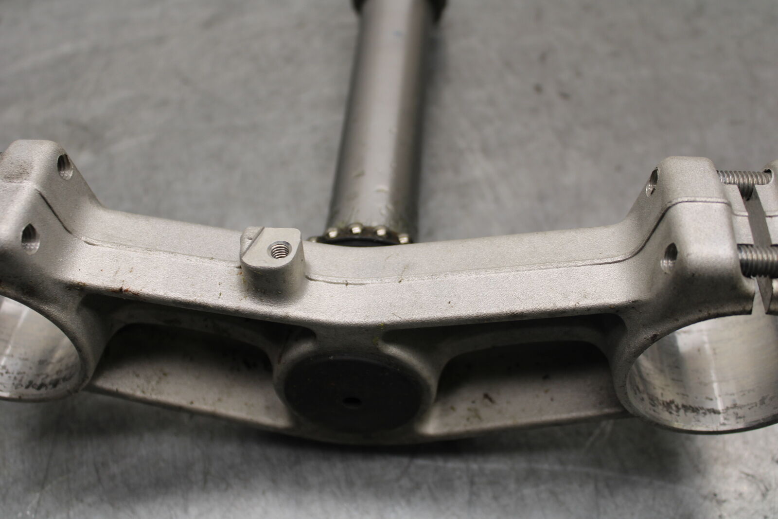 13-18 KAWASAKI NINJA ZX6R FRONT FORKS CLAMP LOWER TRIPLE TREE 44037-0136 BB666