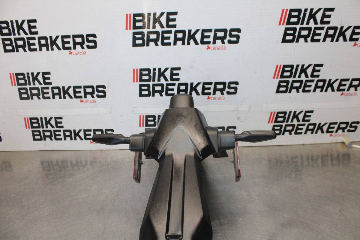 23 YAMAHA YZF R3 REAR BACK FENDER MUD GUARD BB003-A