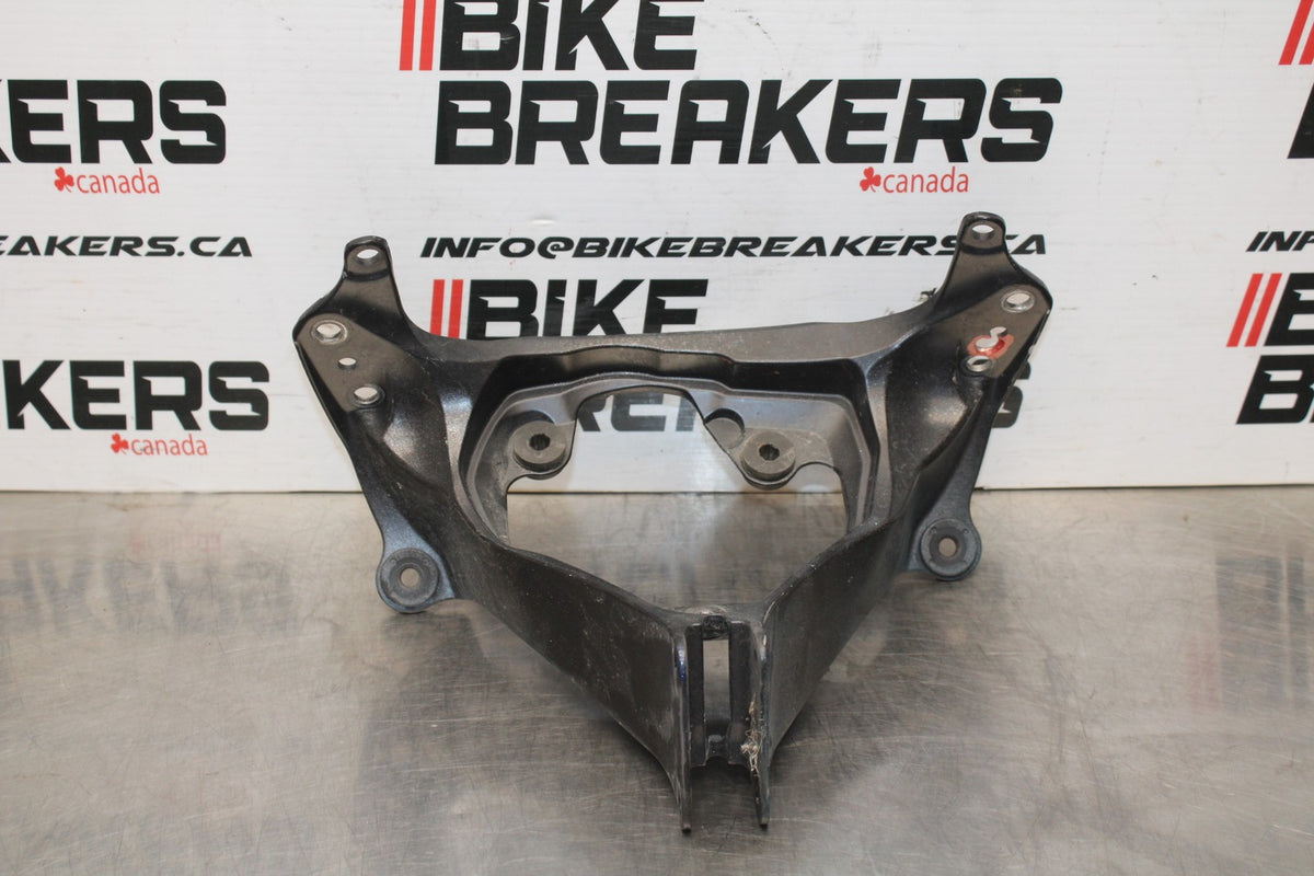 06-07 SUZUKI GSXR600 UPPER FAIRING MIRROR GAUGES STAY BRACKET BB836