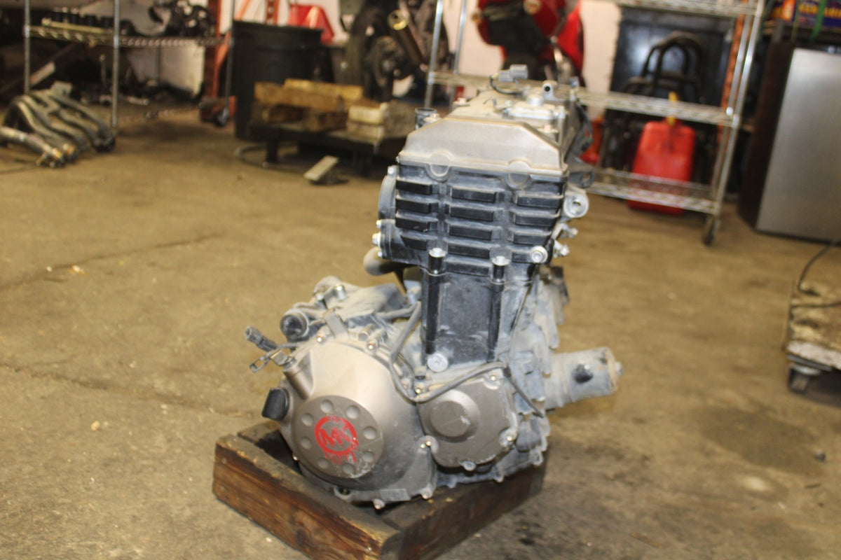 06 KAWASAKI Z750 ENGINE MOTOR BB837
