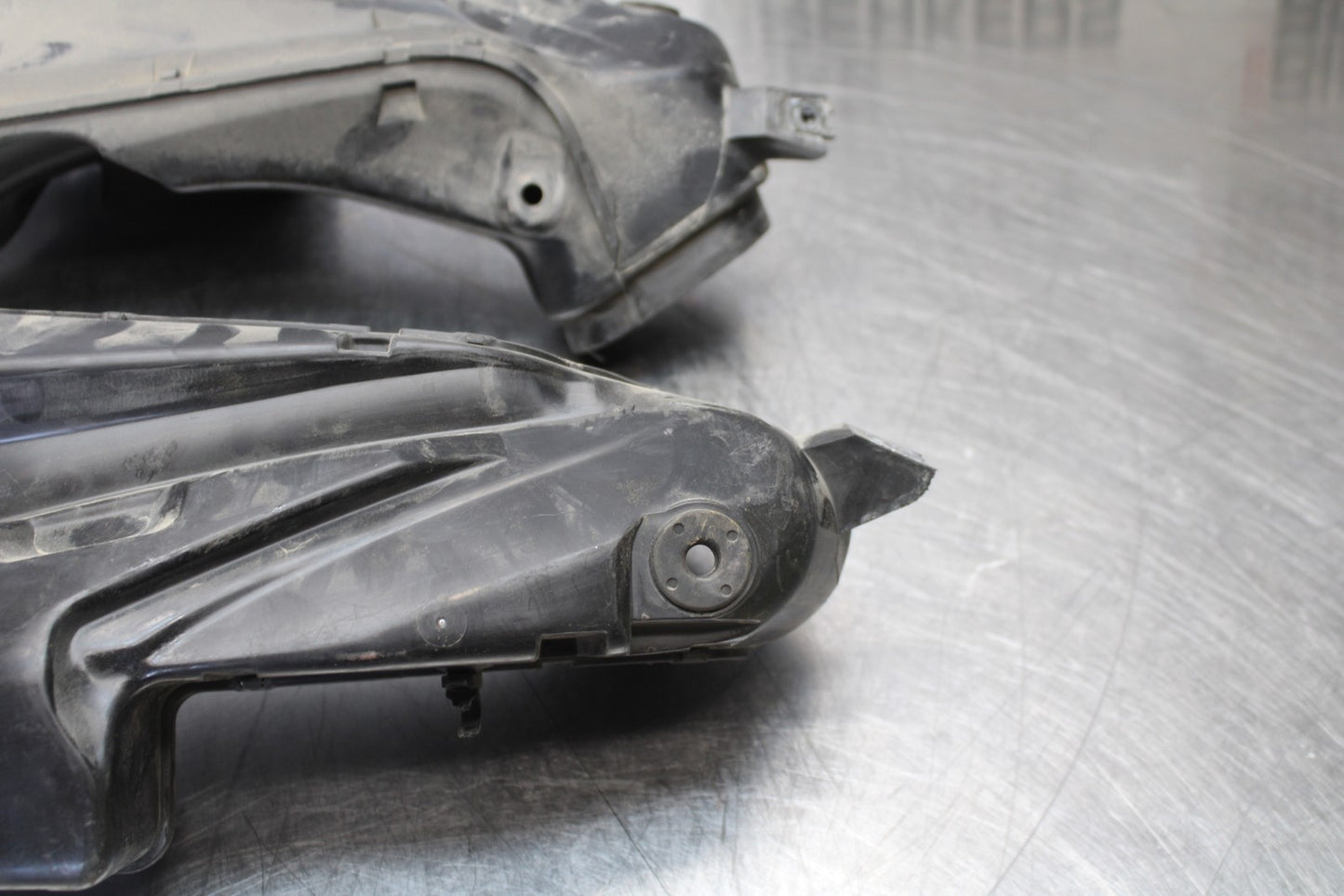 06-07 SUZUKI GSXR 600 RIGHT LEFT AIR INTAKE DUCTS BB170