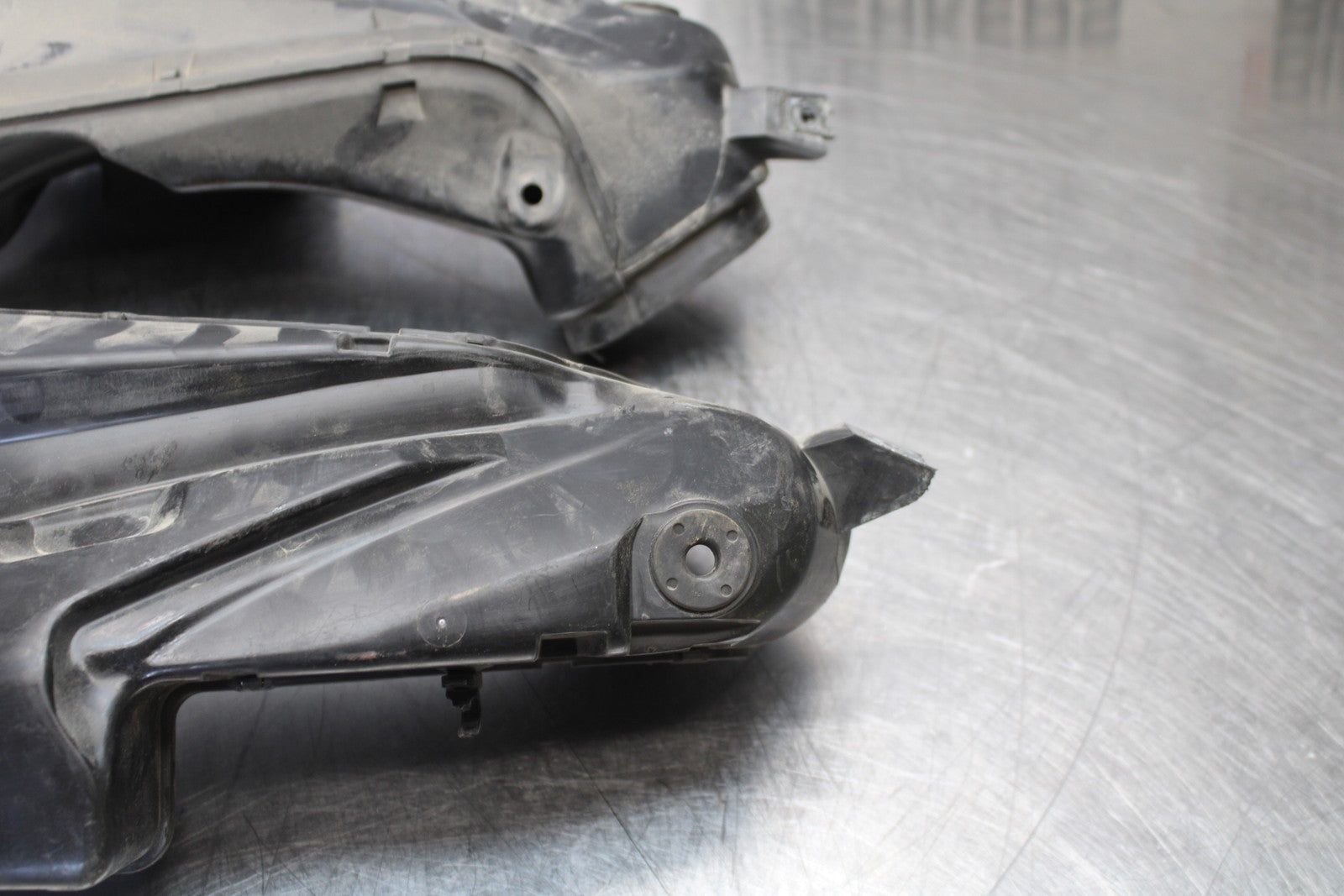 06-07 SUZUKI GSXR 600 RIGHT LEFT AIR INTAKE DUCTS BB170