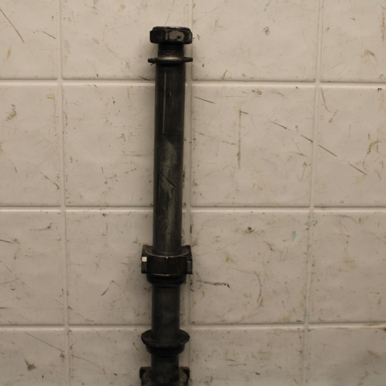 2007 Honda CBR600RR REAR AXLE BACK WHEEL RIM PIVOT BOLT AXEL 42301-MEE-D00 BB596