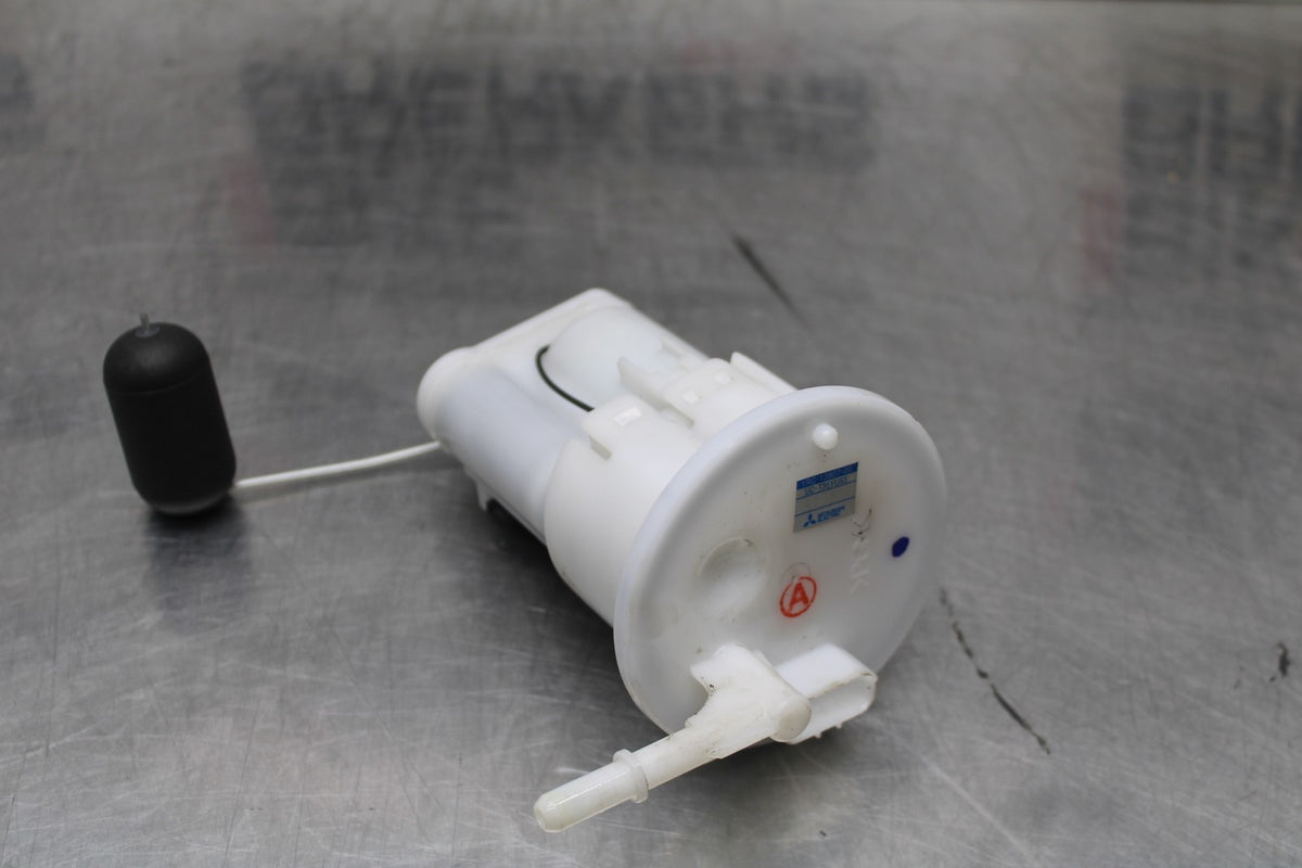 16 YAMAHA XSR900 FUEL PUMP GAS PETROL SENDER UNIT BB786