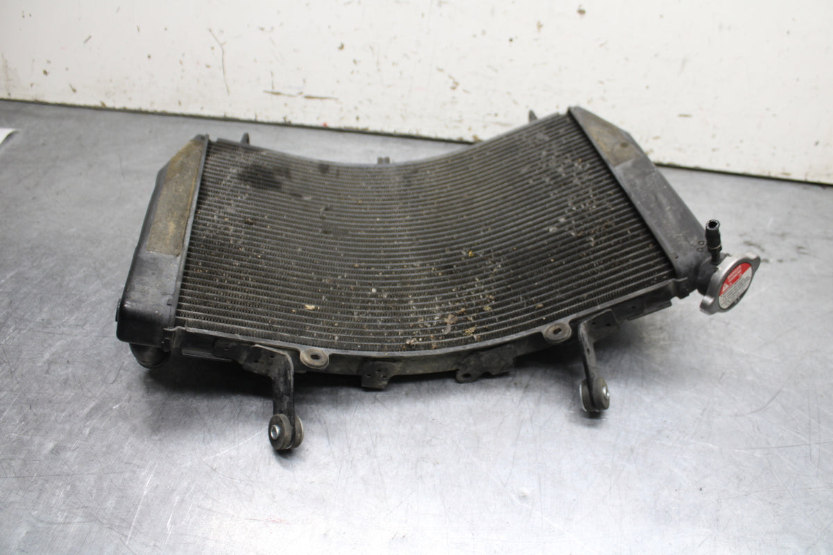 06 YAMAHA YZF R6 ENGINE RADIATOR MOTOR COOLER RADIATER 2C0-12461-00-00 BB716