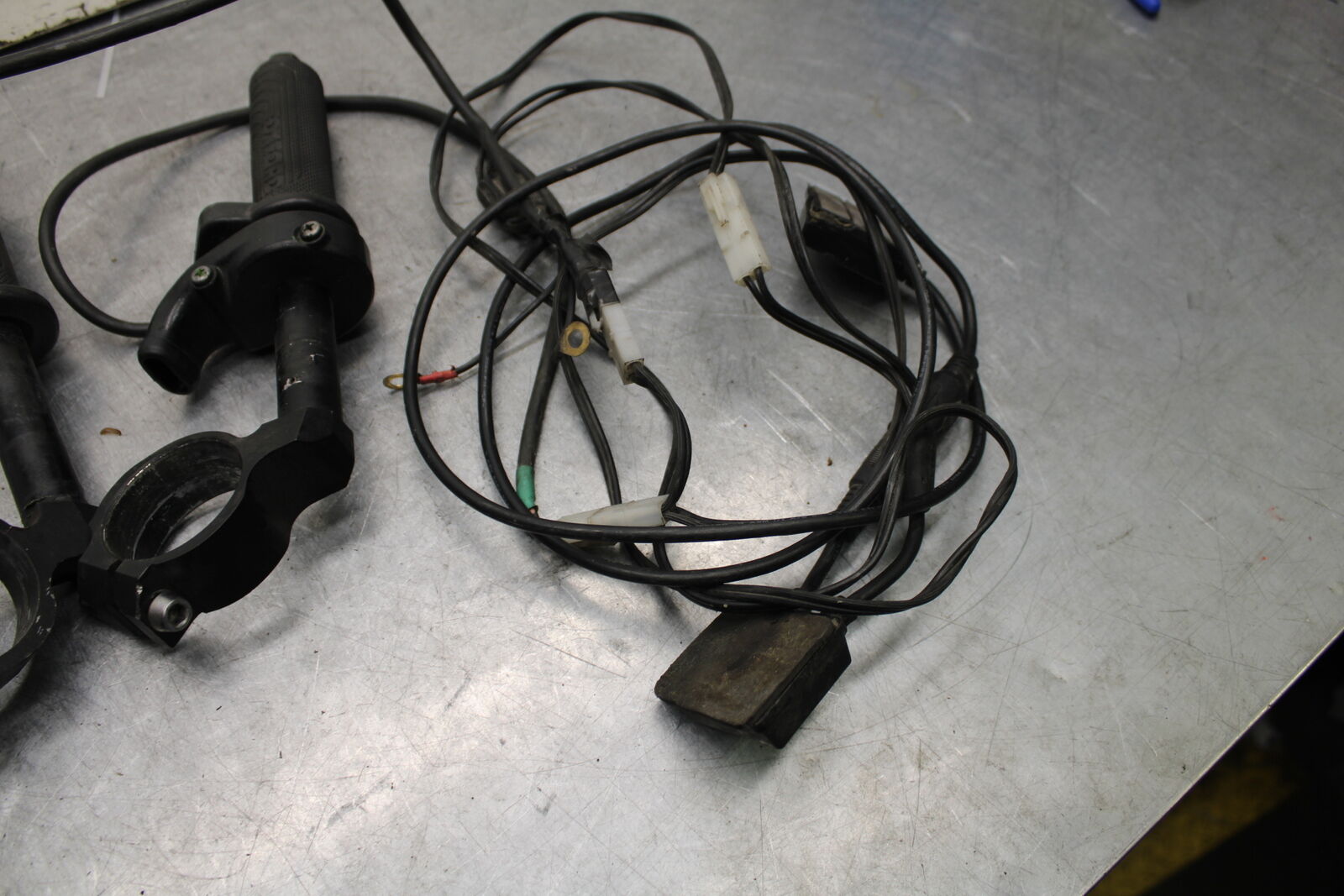 09-12 KAWASAKI NINJA ZX6R LEFT RIGHT CLIP ON PAIR SET 46003-0163 BB656