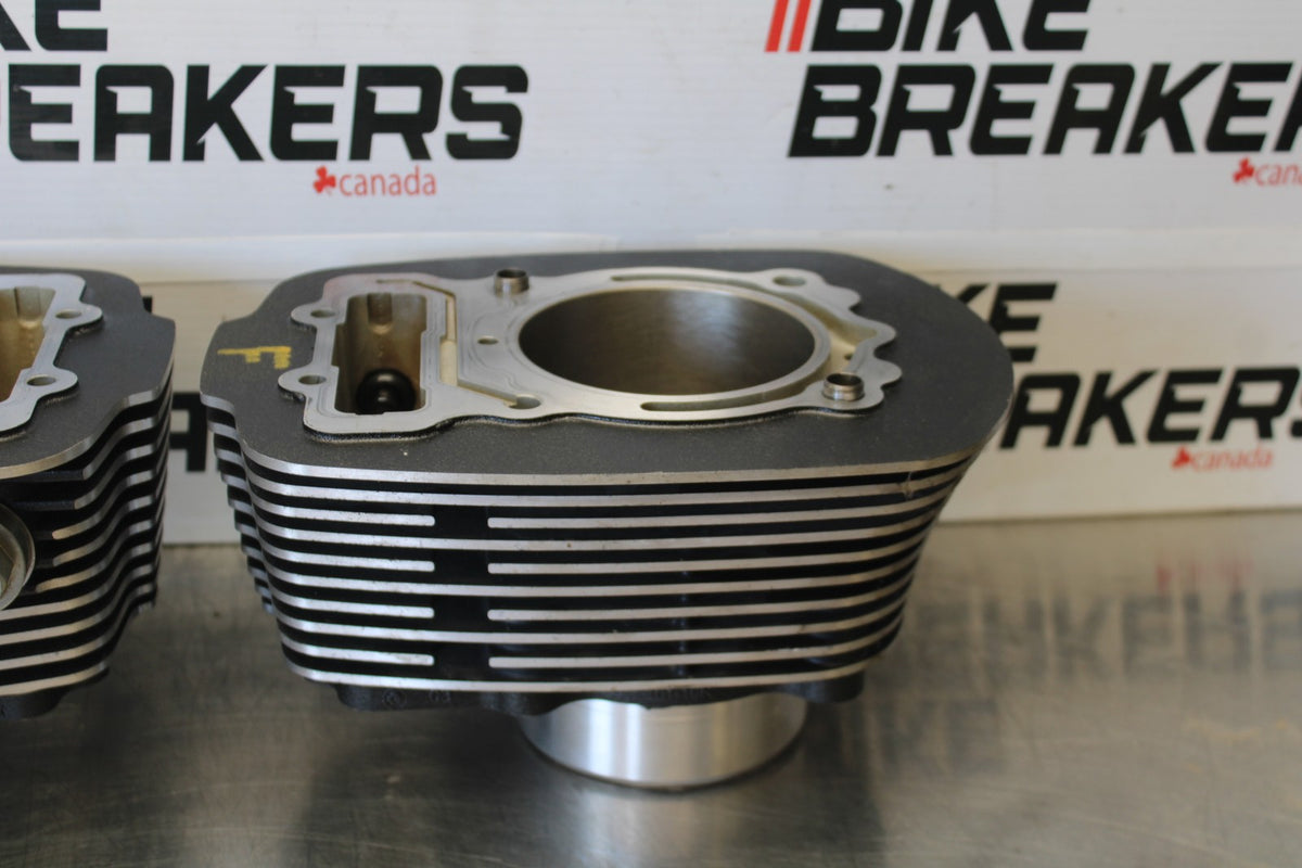 03-17 VICTORY VEGAS ENGINE TOP END CYLINDER SET BB874