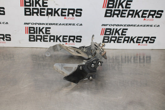07-08 KAWASAKI NINJA ZX6R EXHAUST PIPE MUFFLER HANGER BRACKET BB855