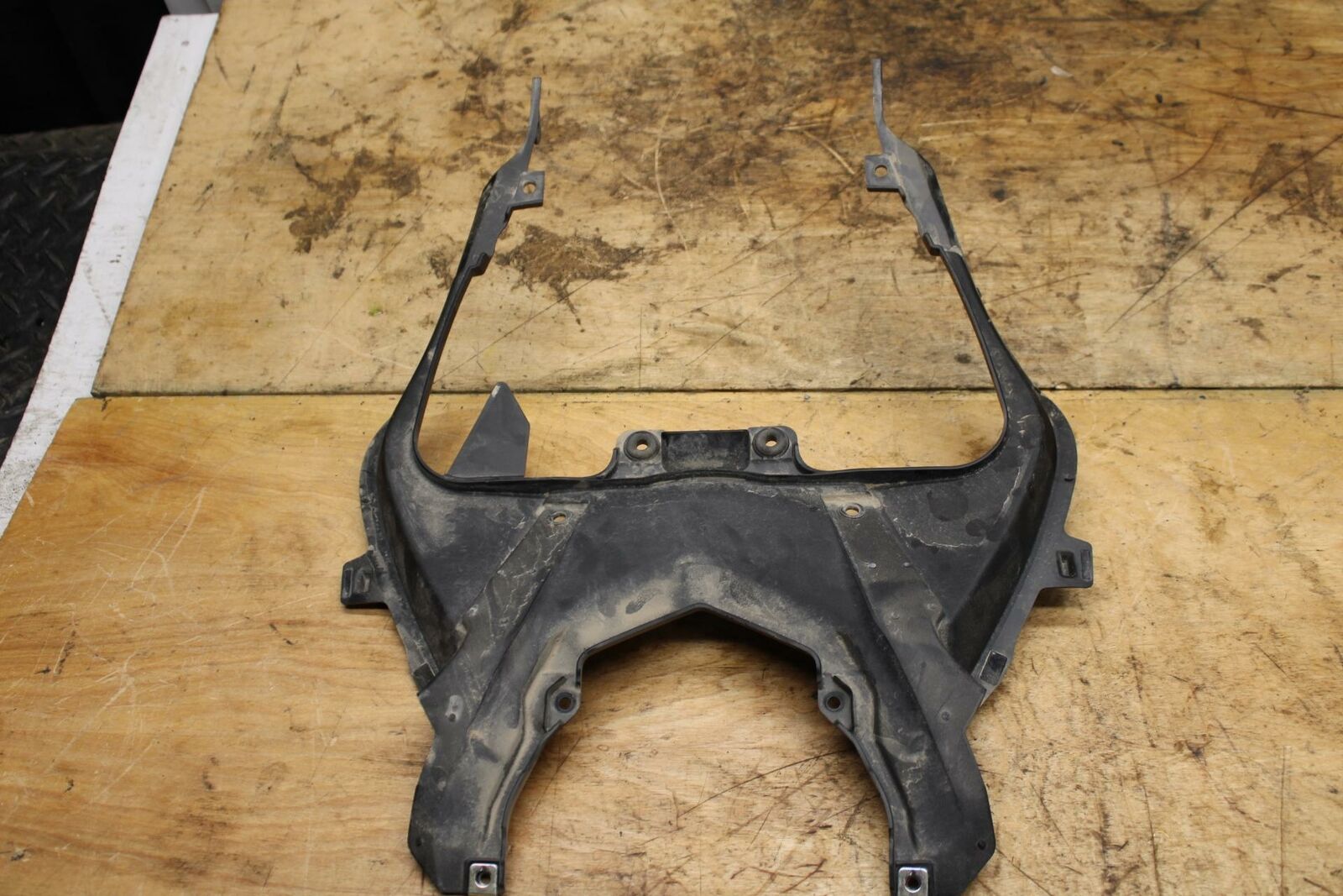 19-20 KAWASAKI NINJA ZX6R CENTER REAR BACK TAIL FAIRING COVER TRIM COWL BB338