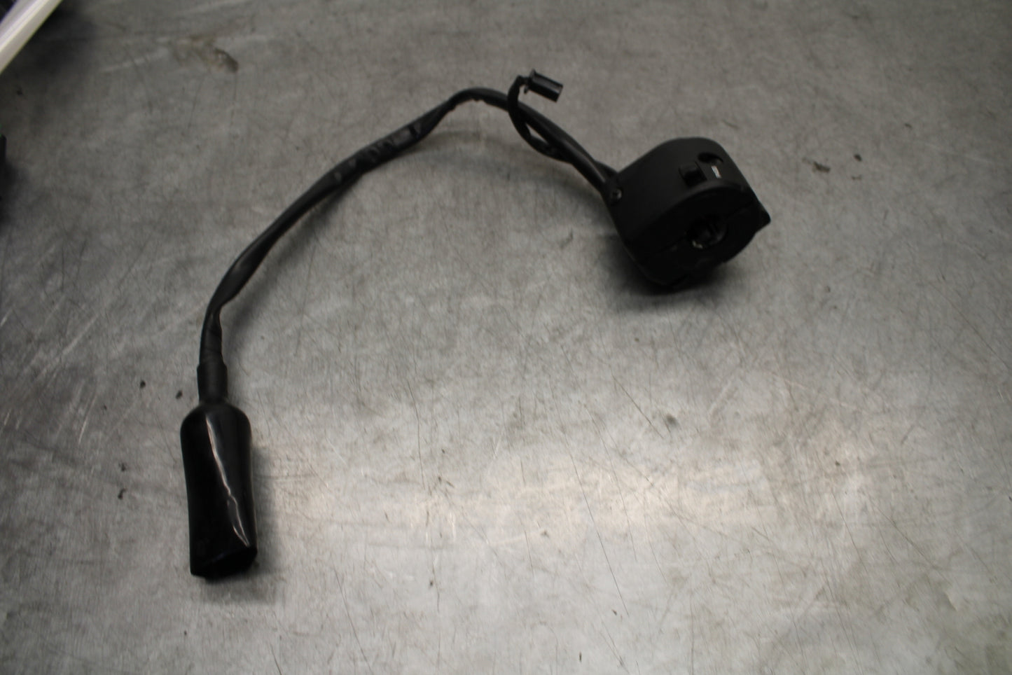 18-23 KAWASAKI NINJA 400 LEFT CLIP ON HANDLE HORN SIGNALS SWITCH SWITCHES BB660