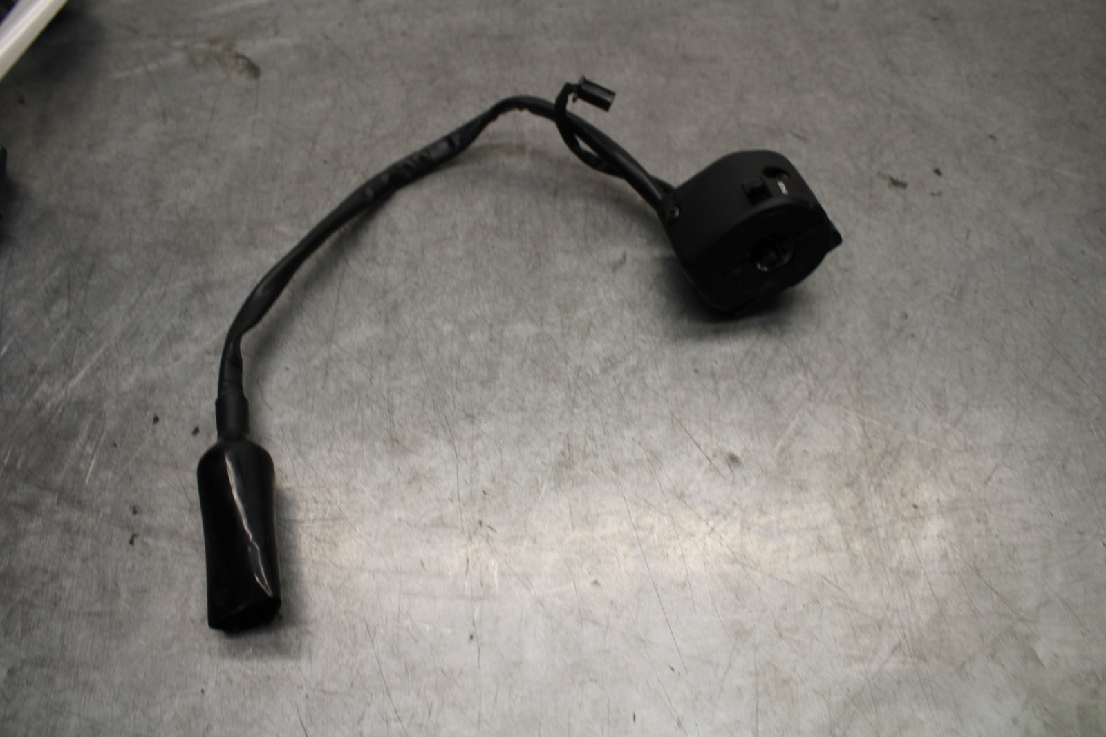 18-23 KAWASAKI NINJA 400 LEFT CLIP ON HANDLE HORN SIGNALS SWITCH SWITCHES BB660