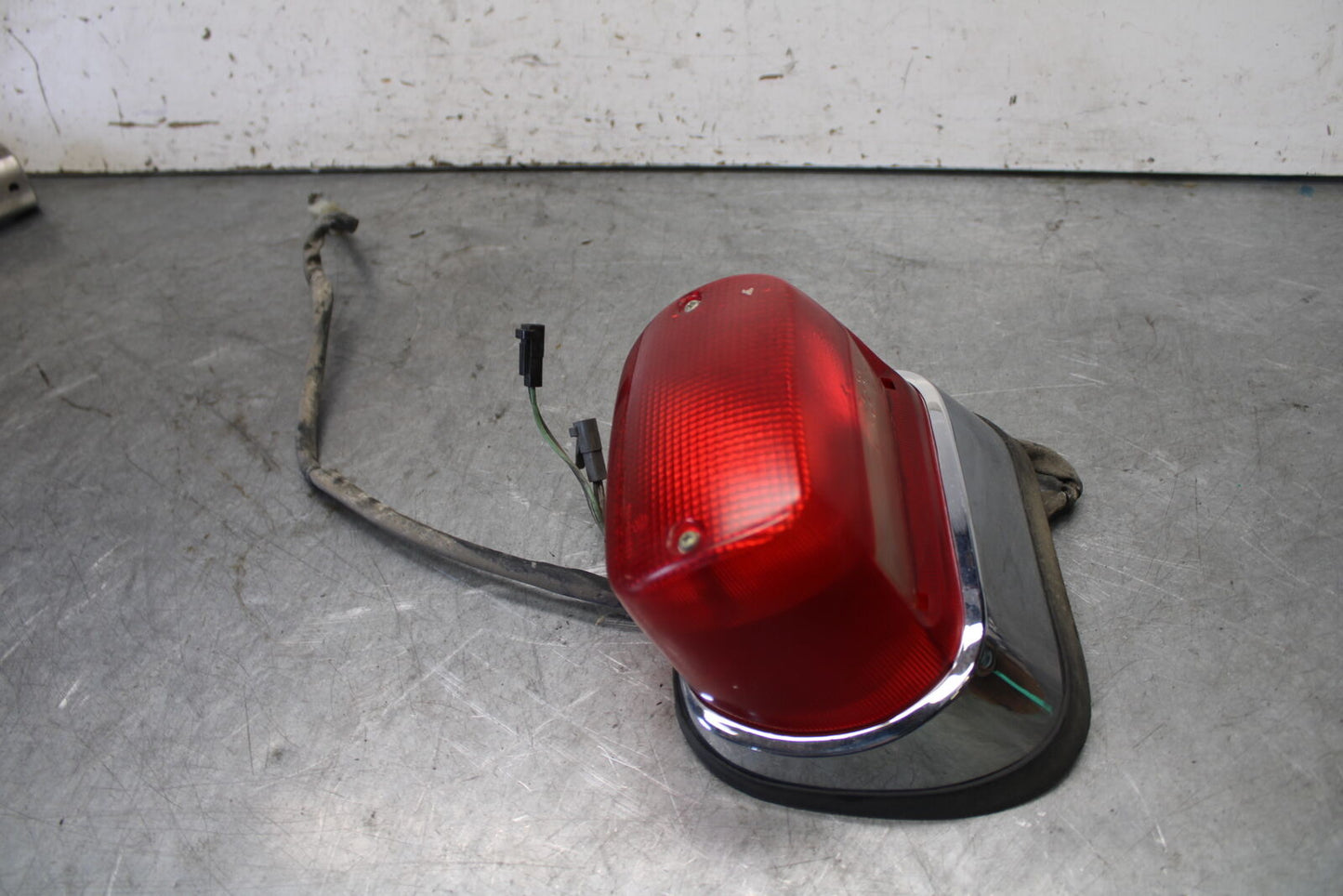 05-09 SUZUKI BOULEVARD C90 TAILLIGHT REAR TAIL BRAKE LIGHT BB692