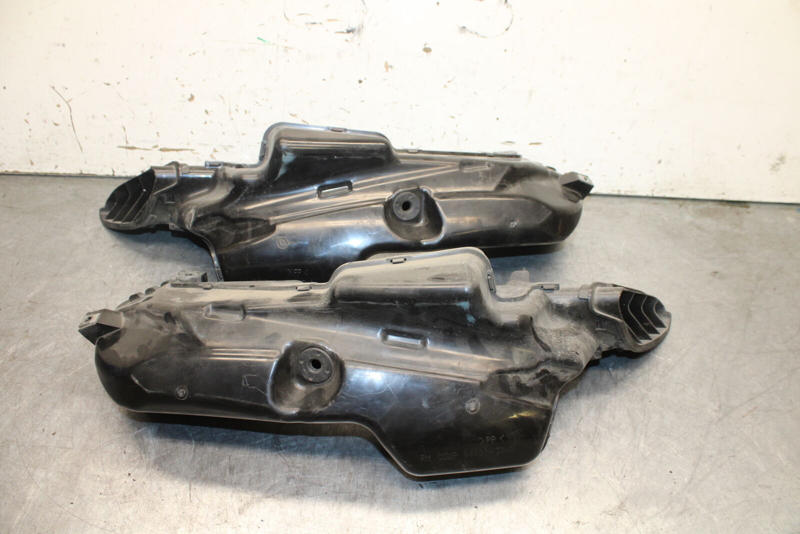 08-09 SUZUKI GSXR600 RIGHT LEFT AIR INTAKE DUCTS BB728