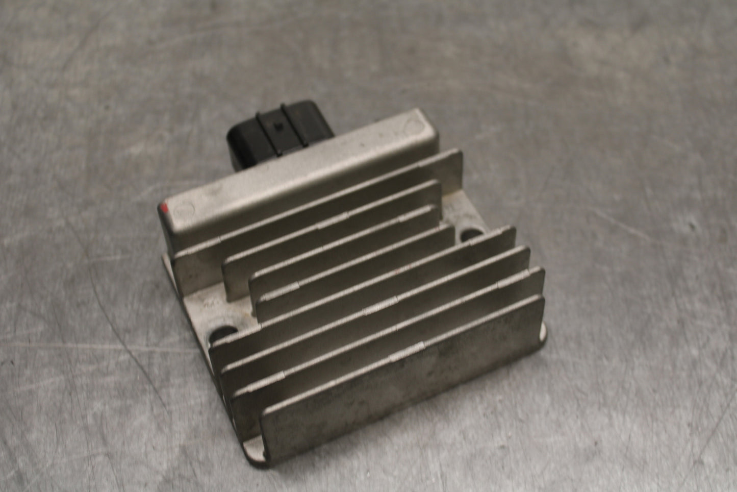 24 KAWASAKI NINJA 500 ABS RECTIFIER VOLTAGE REGULATOR BB730