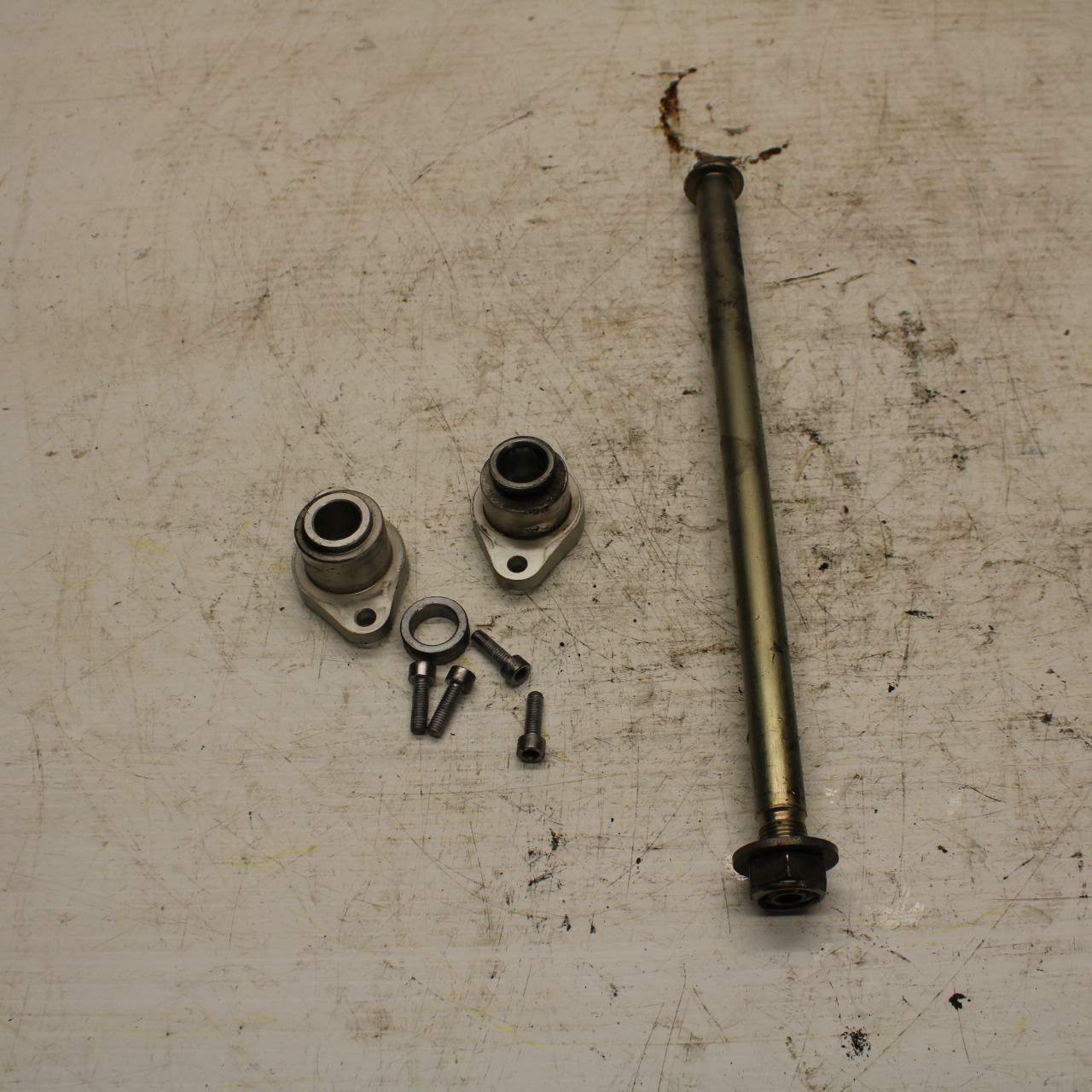 07-16 TRIUMPH STREET TRIPLE REAR BACK SWINGARM BOLT SUSPENSION PIVOT AXLE BB361