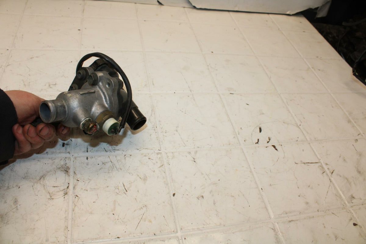93-96 SUZUKI GSXR1100W THERMOSTAT W HOUSING ASSEMBLY BB12