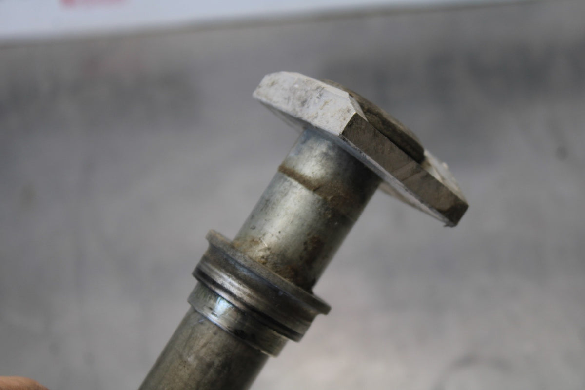 97-00 SUZUKI GSXR600 SRAD REAR AXLE BACK WHEEL RIM PIVOT BOLT AXEL BB921