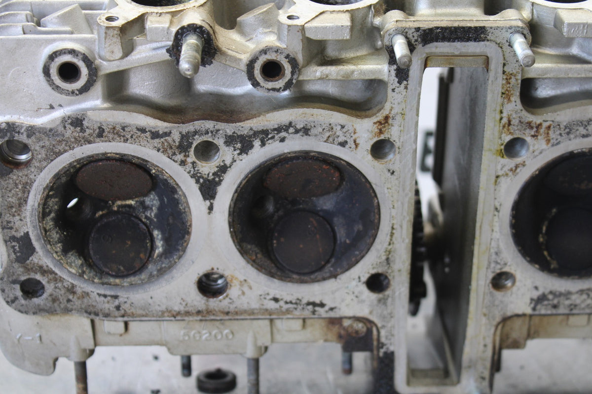81 YAMAHA MAXIM 550 XJ550 ENGINE TOP END CYLINDER HEAD BB866