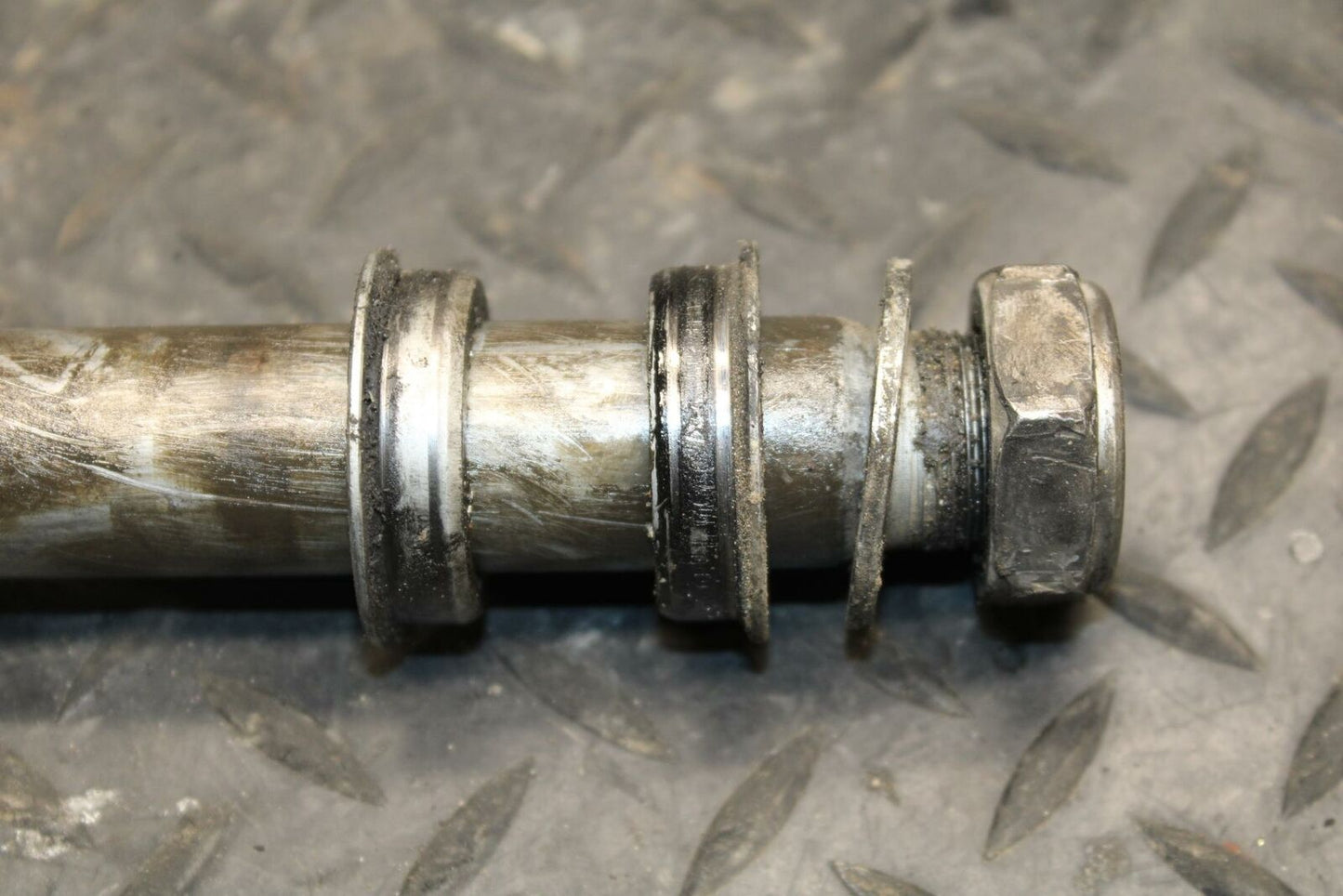 03-04 HONDA CBR600RR REAR AXLE BACK WHEEL RIM PIVOT BOLT AXEL BB218