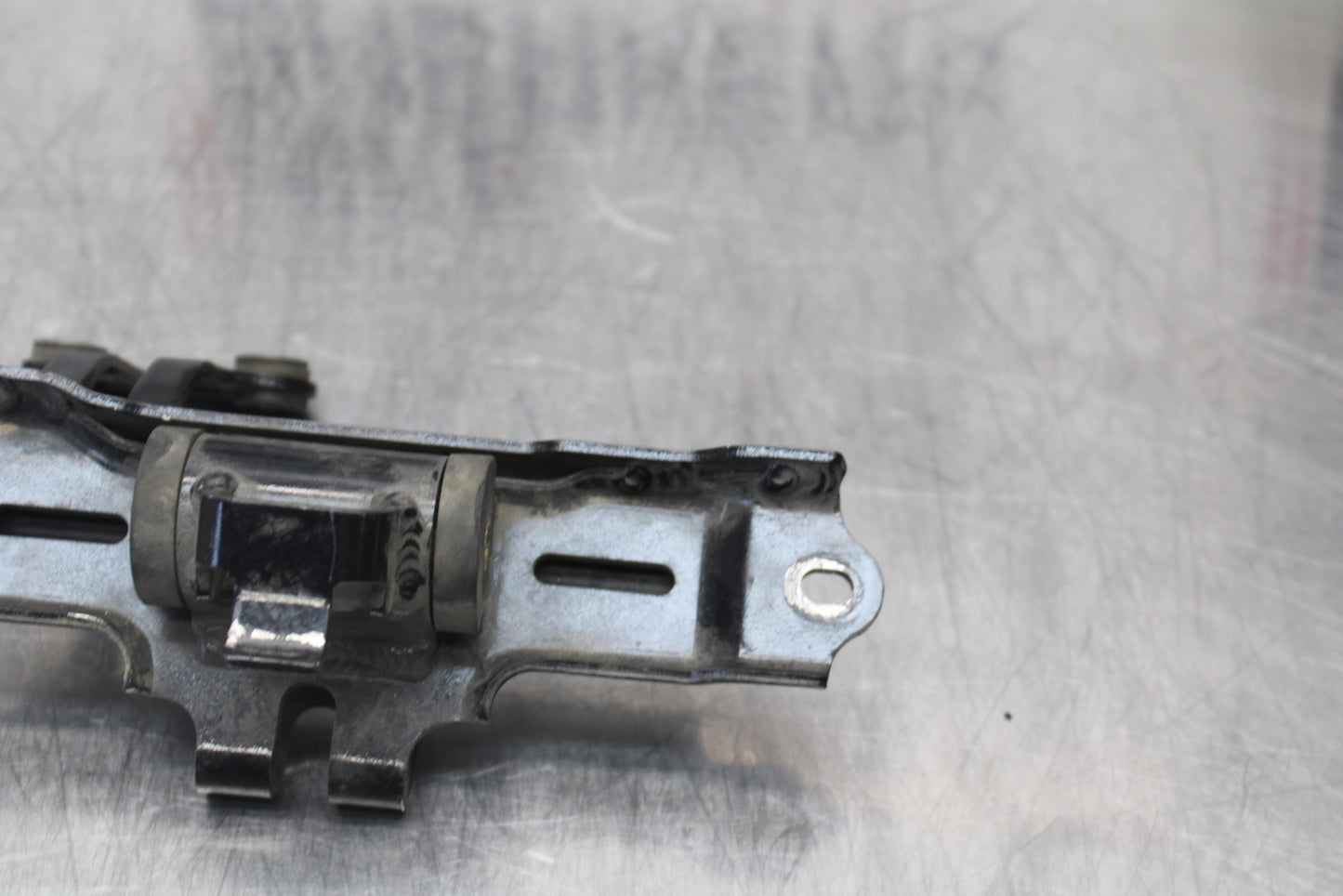 04-05 KAWASAKI NINJA ZX10R GAS TANK FUEL PETROL RESERVOIR BRACKET MOUNT BB163