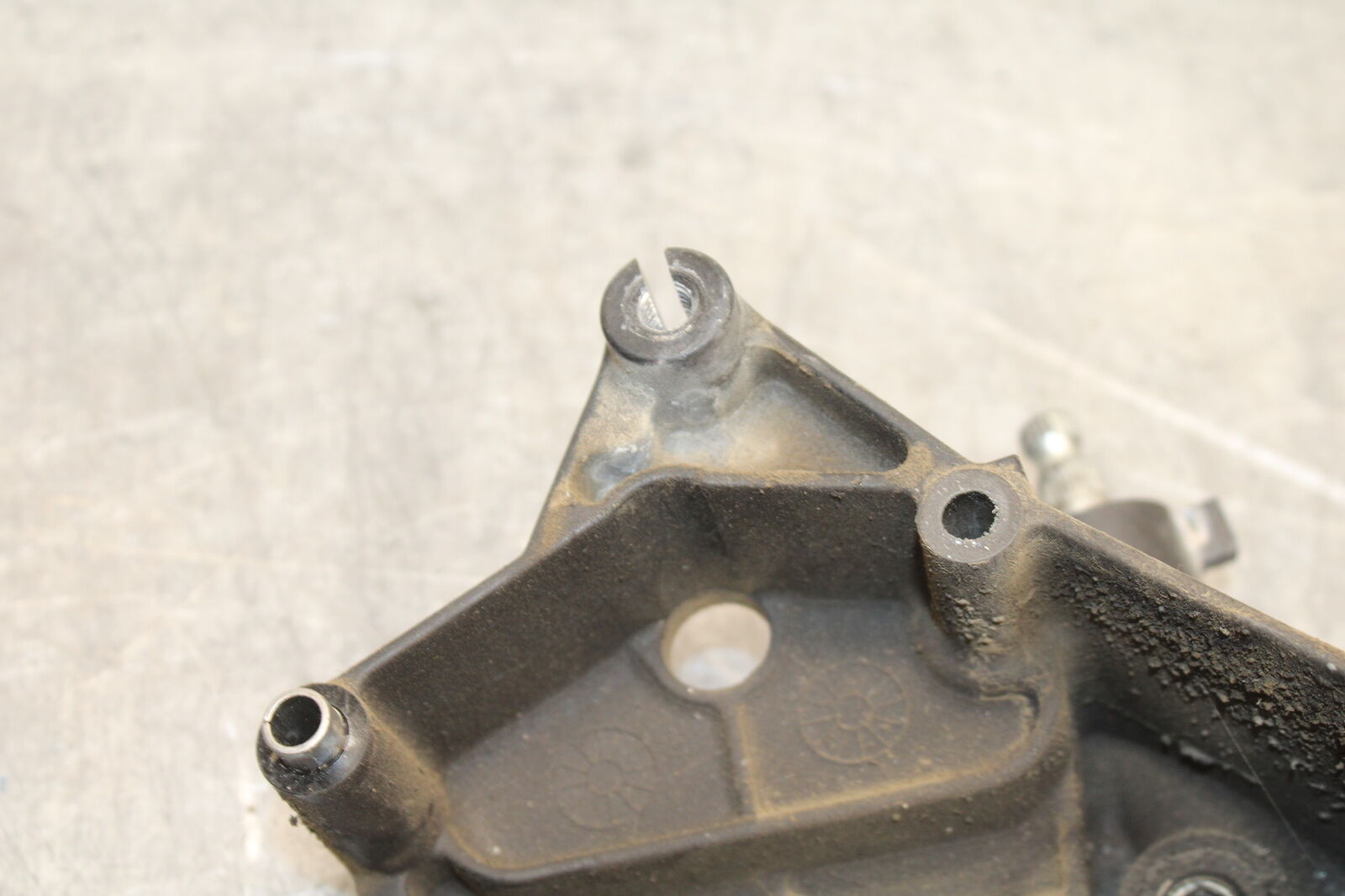 08-10 SUZUKI GSXR 600 ENGINE SPROCKET COVER  BB721