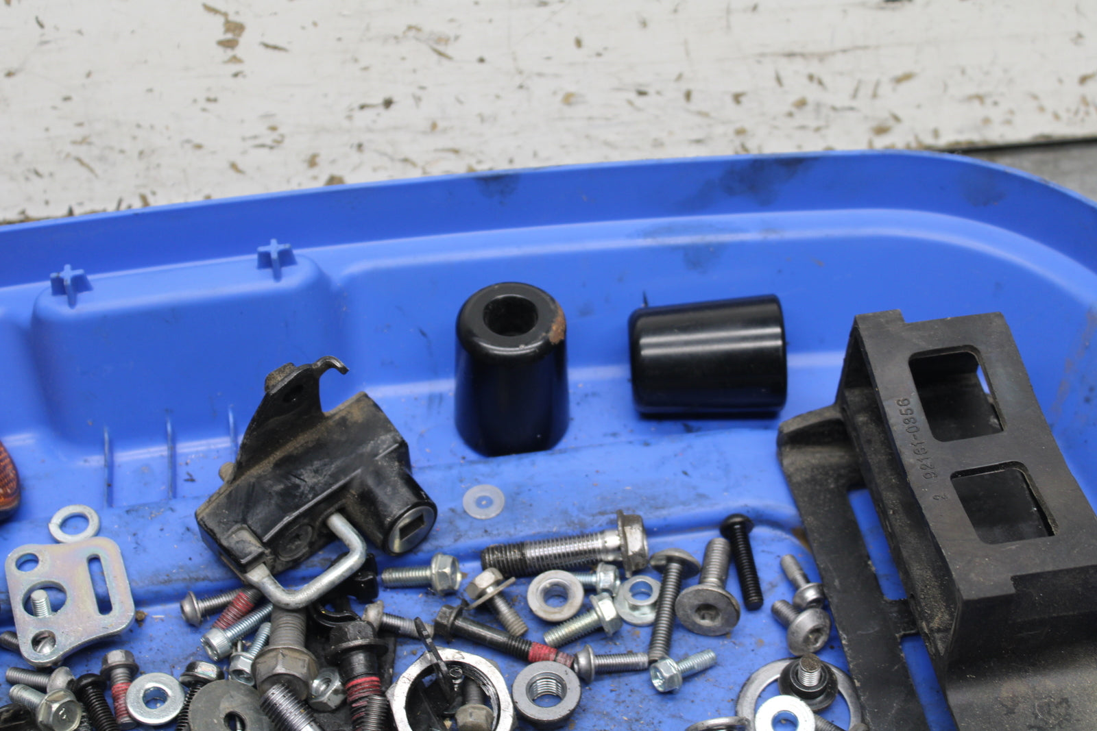 24 KAWASAKI NINJA 500 ABS MOUNTING BOLTS HARDWARE MOTOR SCREWS BB744