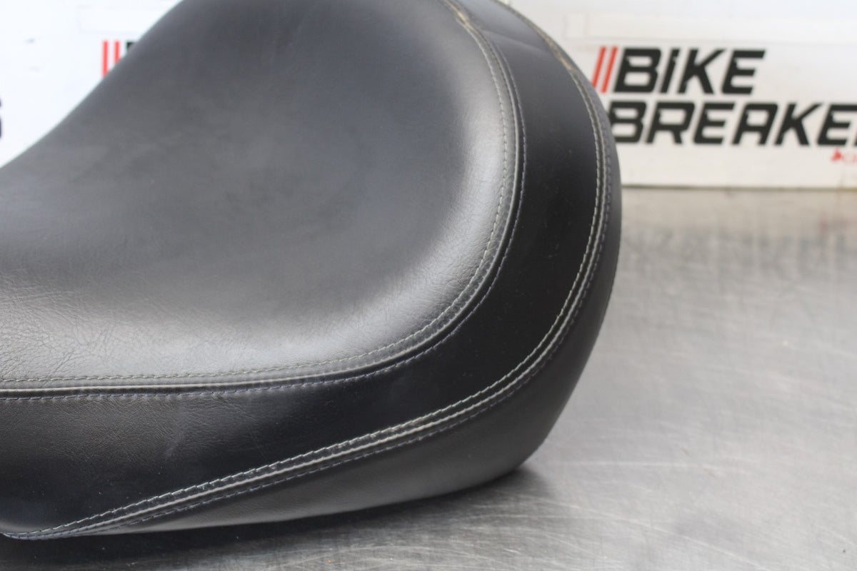 08 KAWASAKI VULCAN 1600 VN1600D NOMAD FRONT DRIVERS SEAT BB904
