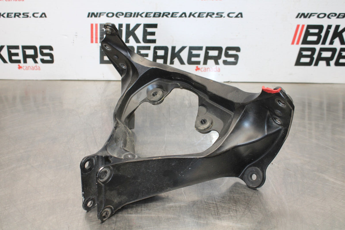 06-07 SUZUKI GSXR 600 UPPER FAIRING MIRROR GAUGES STAY BRACKET BB178