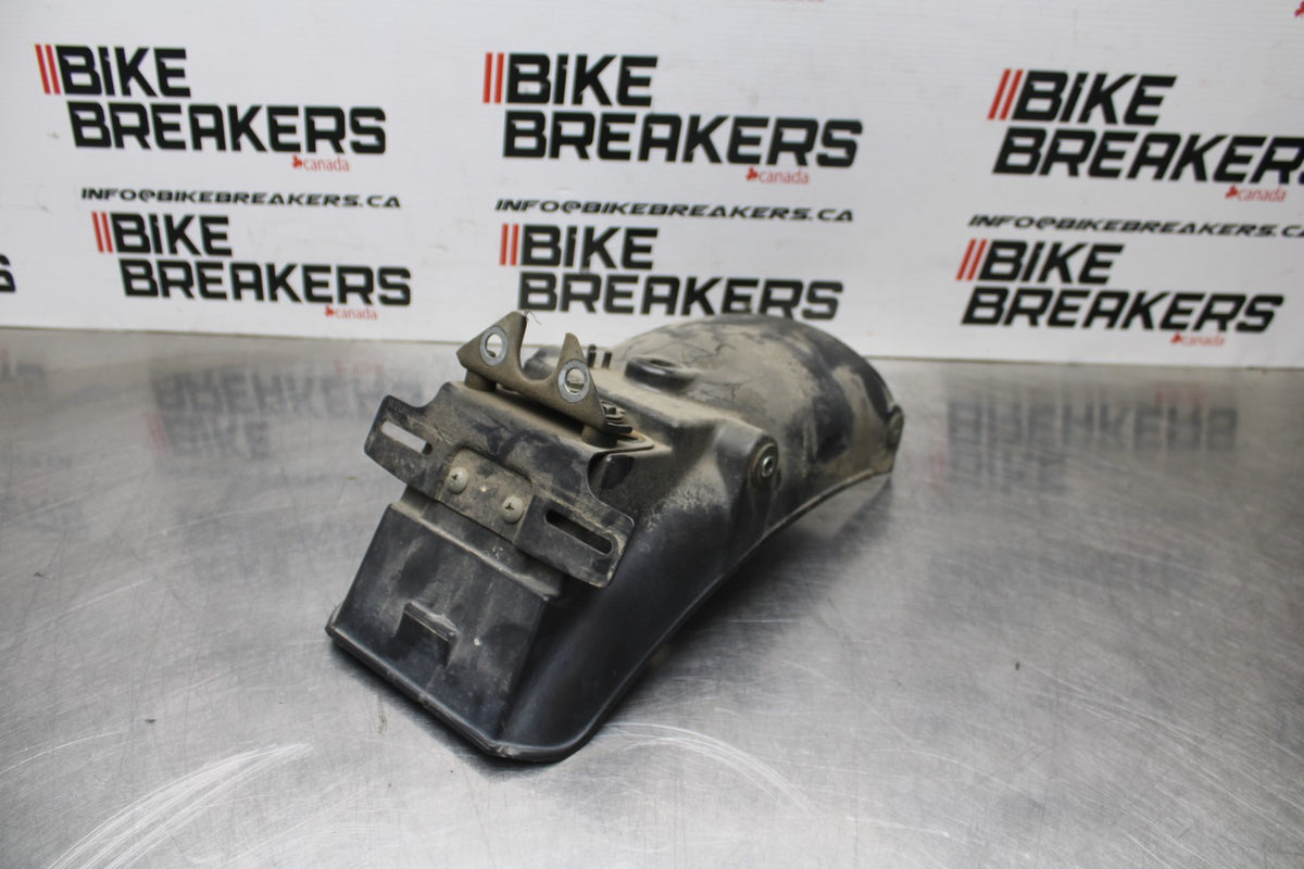 78-79 SUZUKI GS1000 REAR BACK FENDER MUD GUARD BB787
